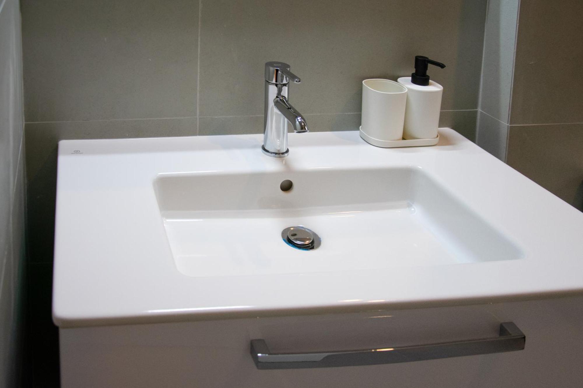 אתונה Spacious Modern Apartment In Pagkrati מראה חיצוני תמונה