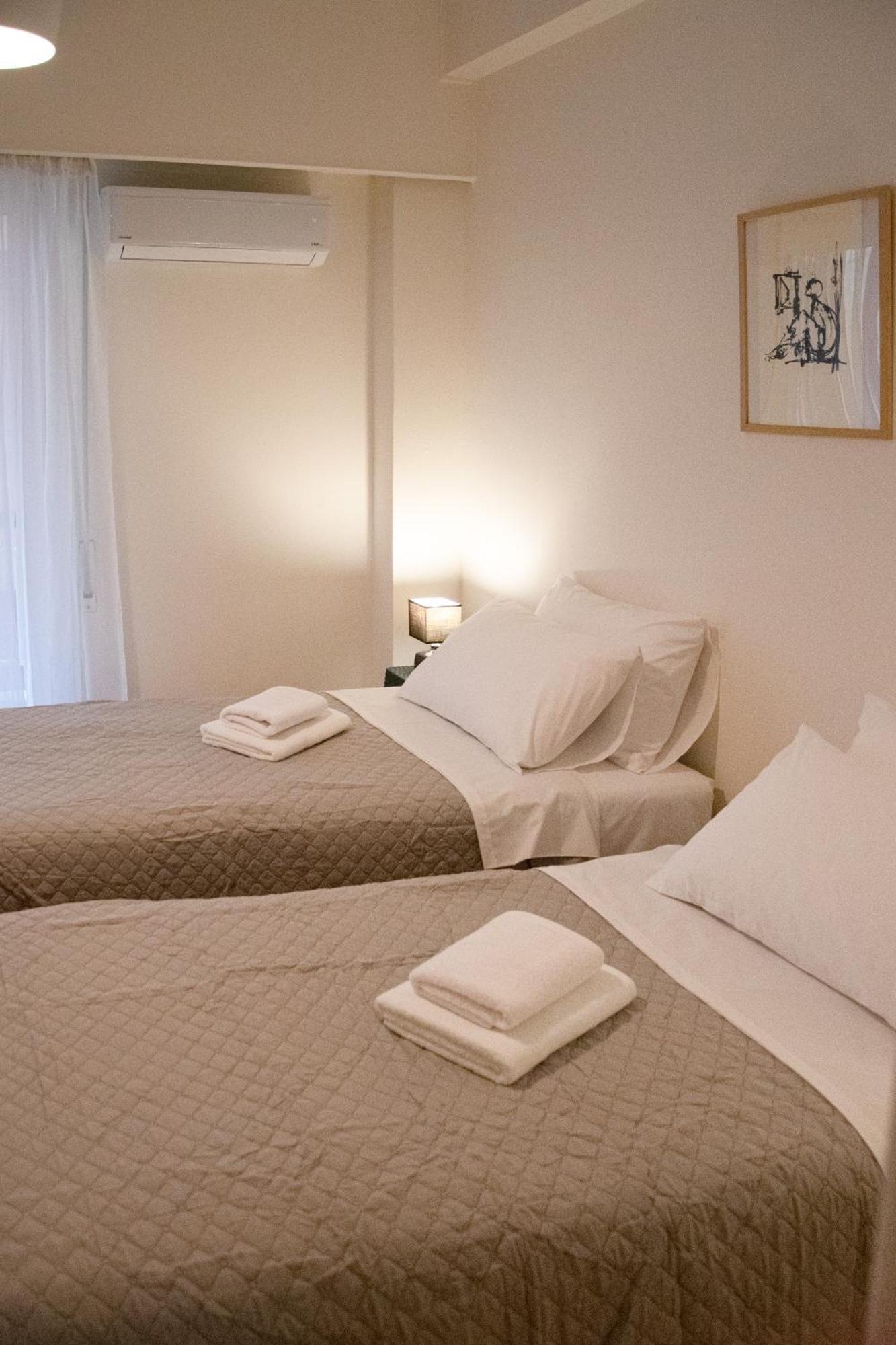 אתונה Spacious Modern Apartment In Pagkrati מראה חיצוני תמונה